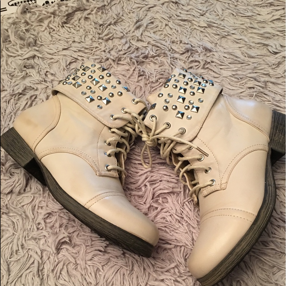 Beige combat boots